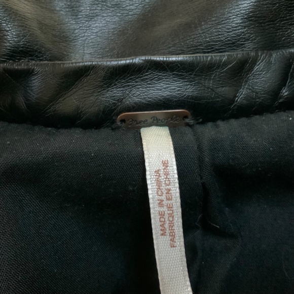 Free People Vegan Leather Moto Jacket Women’s size 6 - Picture 9 of 11